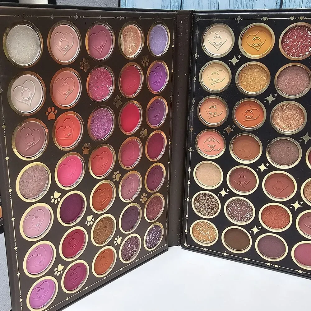 Gatubella Karol G 117 Color Eye Shadow Palette NEW Glitter Sparkly Smoky